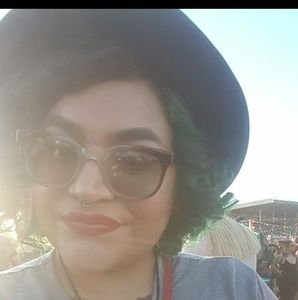 Meet your Posher, Leah